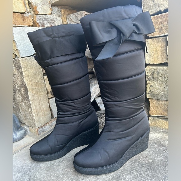 Kate Spade Cagney Wedge black quilted boots with pink lining Sz-7.  E - Picture 2 of 14